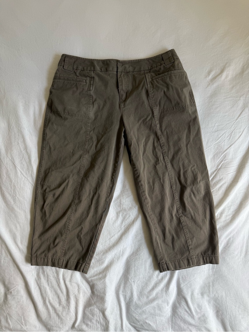 Coldwater Creek Natural Fit Olive Green Taupe Seamed Bermuda Pants Size 16